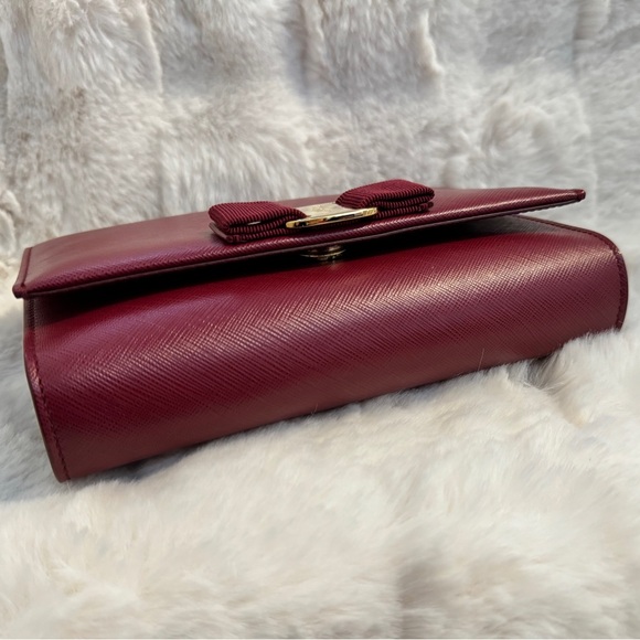 Salvatore Ferragamo Burgundy Leather Vara Bow Chain Shoulder Bag - Picture 6 of 12